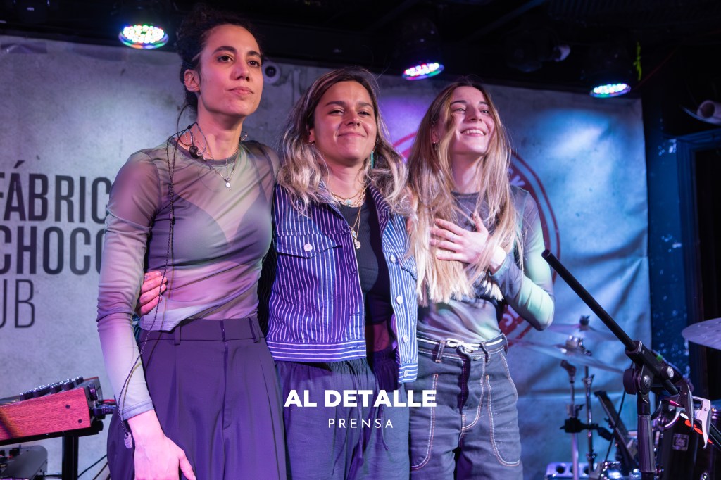 Paula Vegas, Yoly Saa y Abril Saurí.