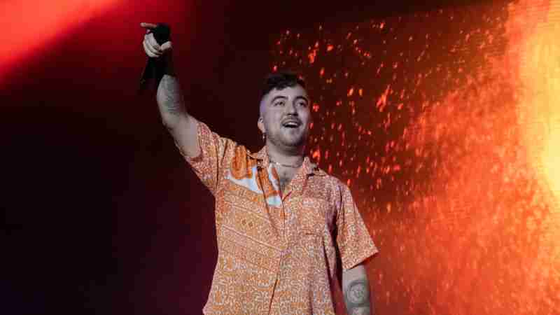 Beret en un concierto.