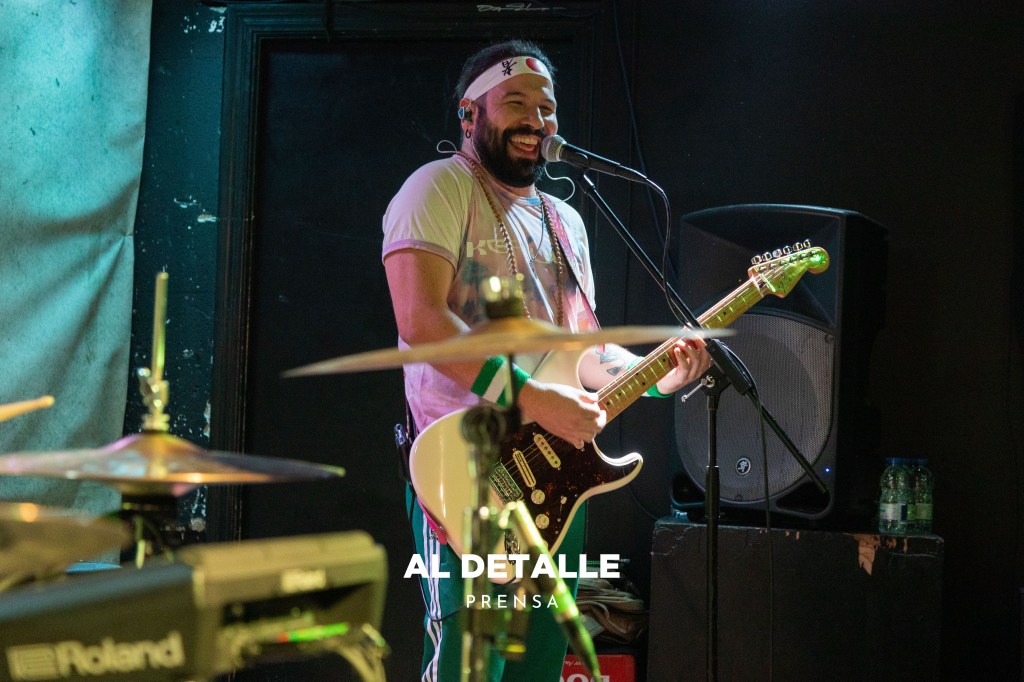 Mon, guitarrista de Monoulious DOP.