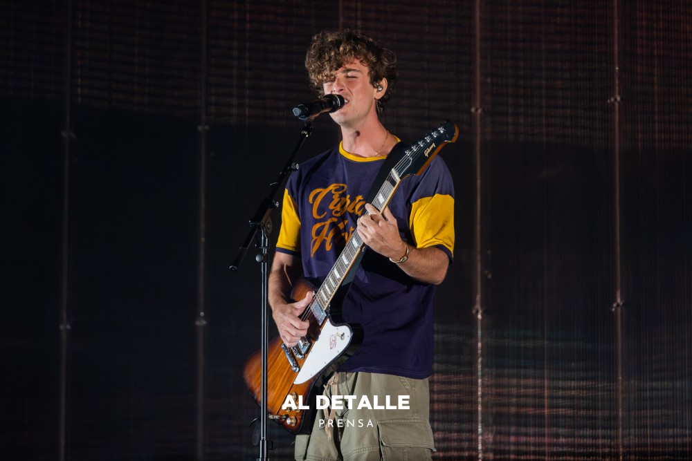 Guitarricadelafuente con la guitarra