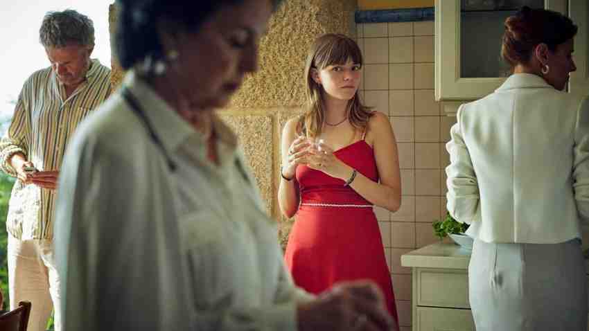 Marina, la protagonista de 'Romería', en un fragmento de la película.