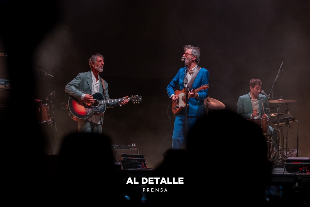 Pepe Solla tocó la guitarra junto a Xoel López en el festival Río Verbena.