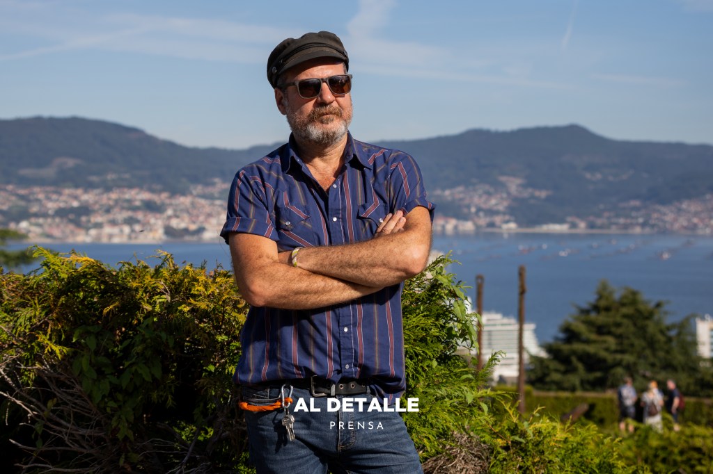 Eladio Santos, líder de Eladio y los Seres Queridos