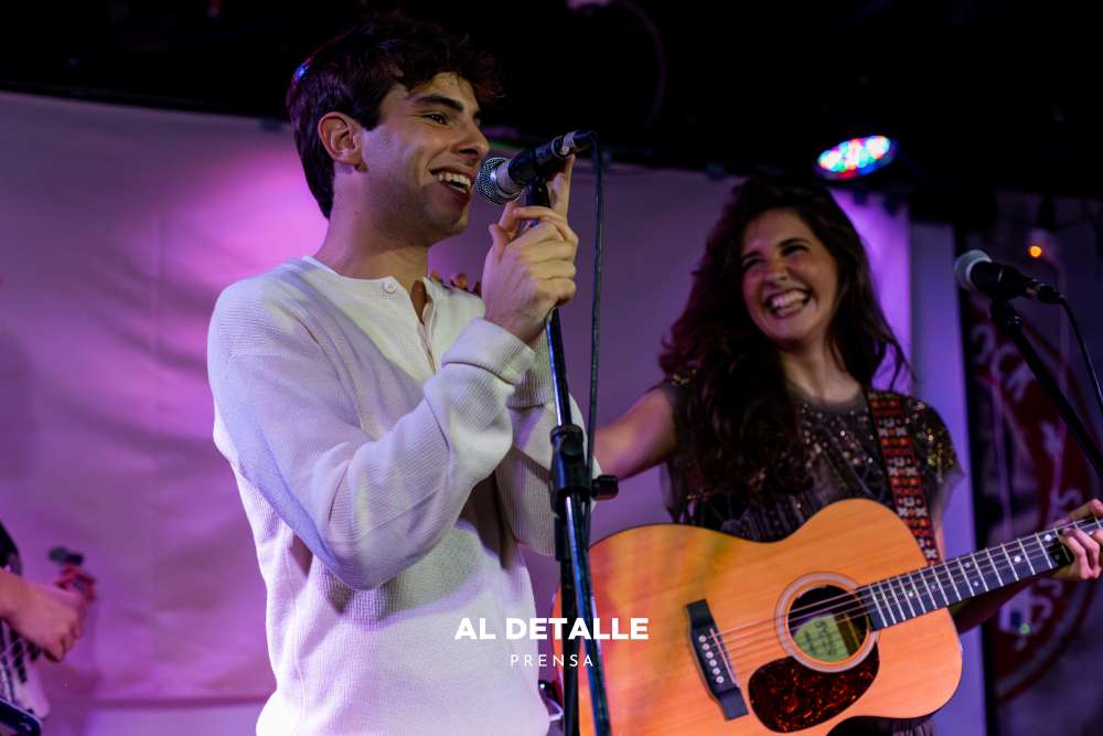 Manu Llovo se subió al escenario para cantar con Lina de Sol