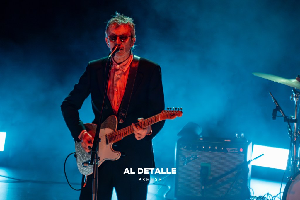 Xoel López con la guitarra