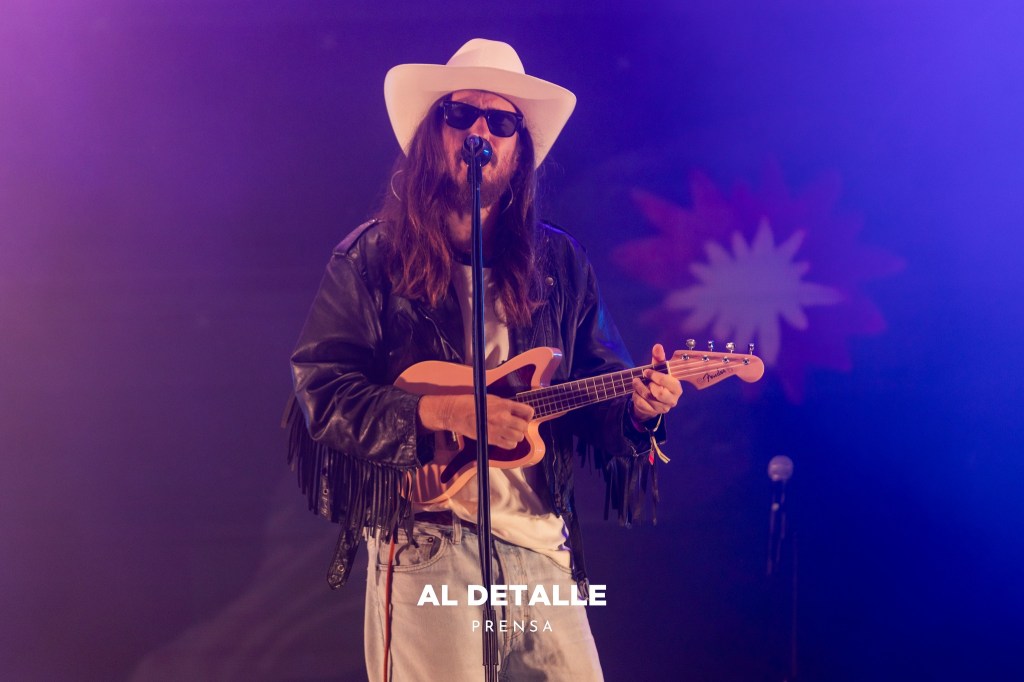 Carlos Sadness en un concierto.