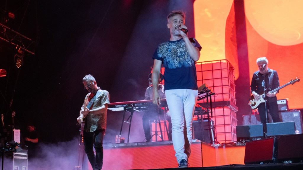 Love of Lesbian se despide de los escenarios tras 25 años: «Es hora de bajar el telón por un&nbsp;tiempo»