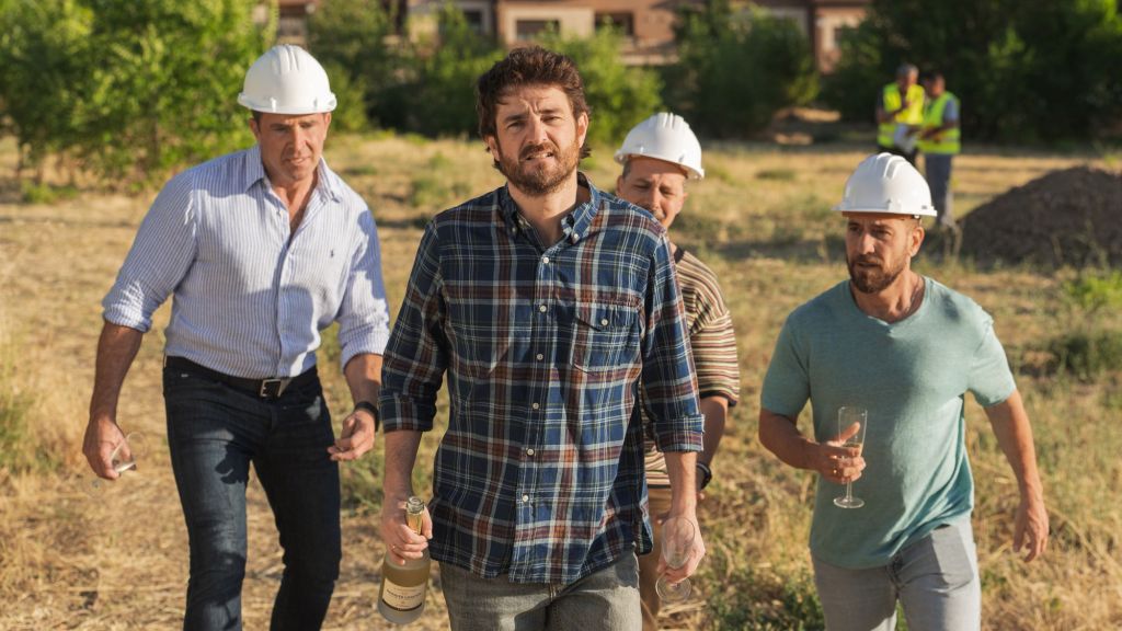 Los protagonistas de 'Machos Alfa' en uno de los capítulos de la quinta temporada.