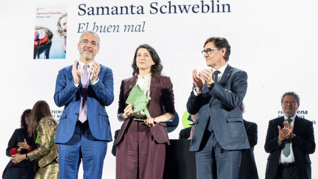 Samanta Schweblin recoge el premio de Narrativa Hispanoamericana.