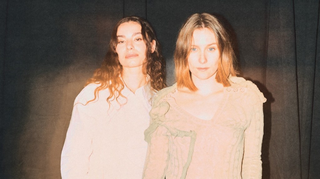 Sara Faro y María SOA forman el dúo Fillas de Cassandra.