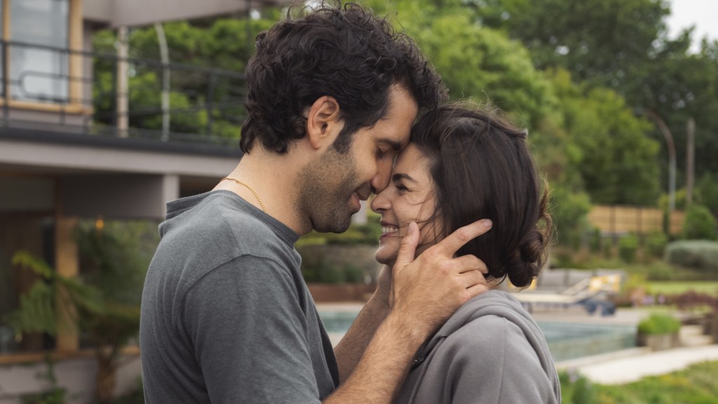 Tamar Novas y Clara Lago dan vida a Daniel y Ana, protagonistas de 'Clanes'