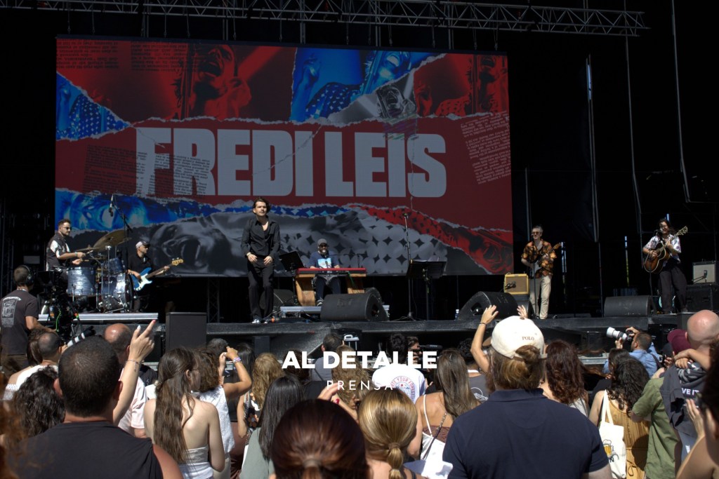 Fredi Leis pudo actuar con su banda en el Galicia Fest.