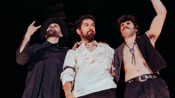 Siloé protestó desde el escenario por el límite de sonido impuesto en el festival.
