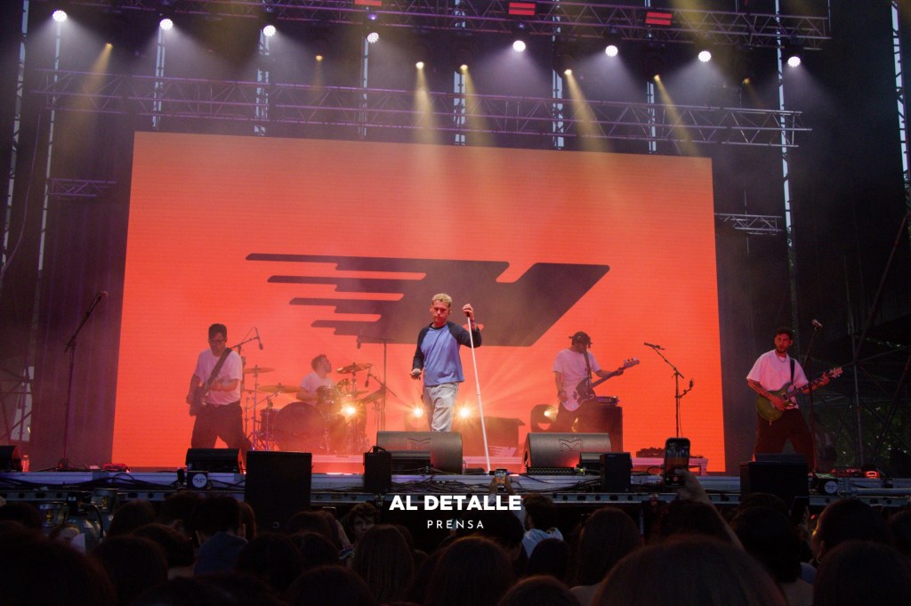 Hens con su banda en el festival Bigsound de Pontevedra.