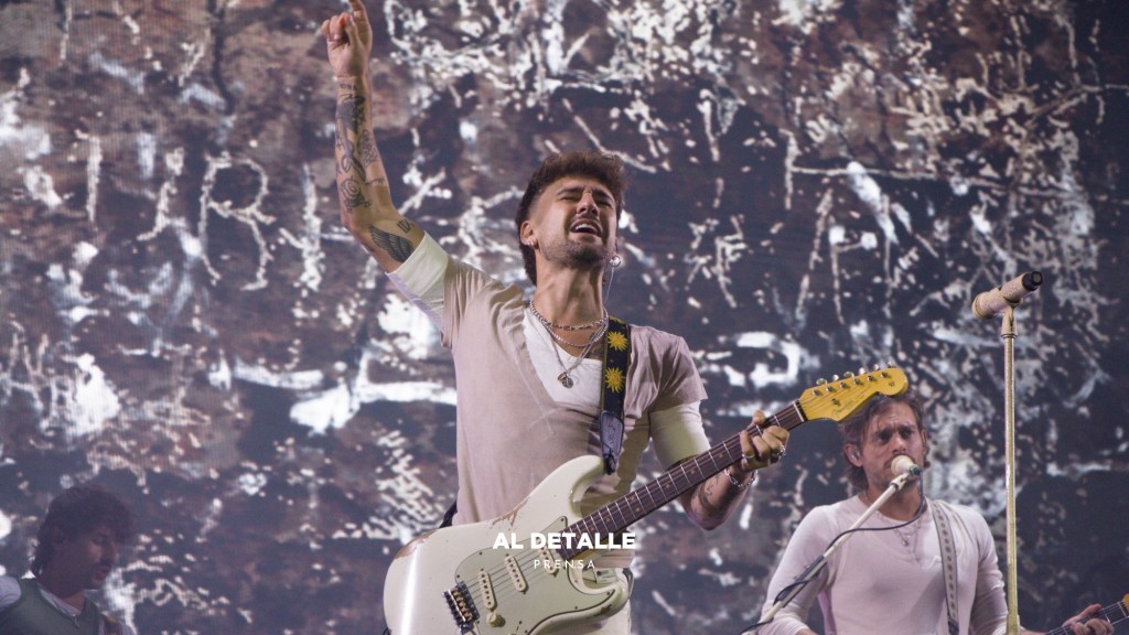 Dani Fernández ofreció en Pontevedra su penúltimo concierto en Galicia antes de tomarse un descanso de los escenarios