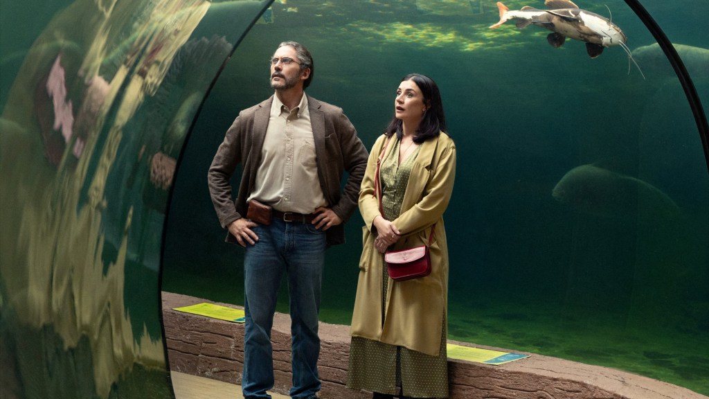Paco León y Miren Ibarguren en el rodaje de 'Rata'.